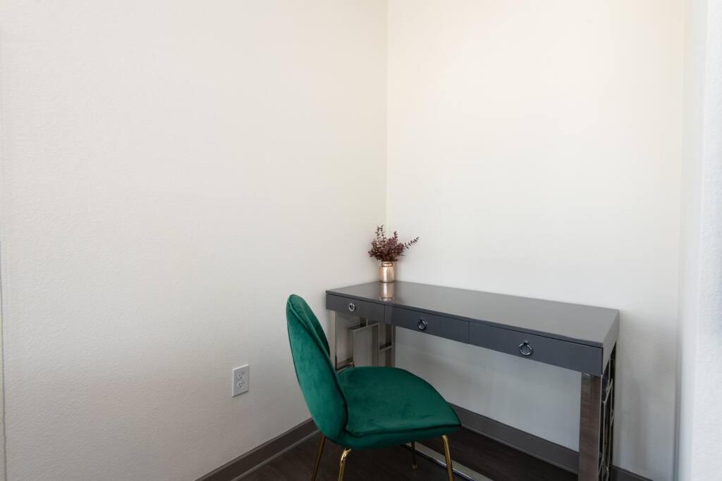 Centrally Located Apartments With Free Parking Glendale Buitenkant foto